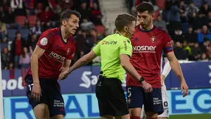 Hernández Hernández saca de quicio a todo El Sadar: las fotos del polémico Osasuna - Real Sociedad