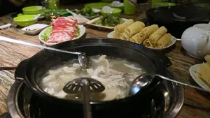 La fiebre del 'Hot Pot' llega a Pamplona: el único restaurante donde comer este plato