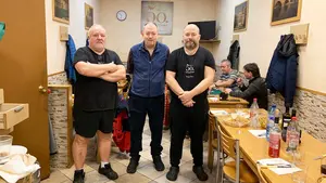 El bar de un pueblo de Navarra que cumple 50 años donde el almuerzo es el rey