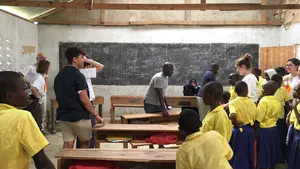 Estudiantes de la Universidad de Navarra consiguen miles de euros para un proyecto educativo en Kenia