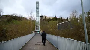 Como nuevo: la reforma de uno de los ascensores más antiguos de Pamplona en imágenes