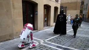 Darth Vader visita Pamplona con sus tropas imperiales: las imágenes de la batalla del cáncer