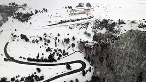 Cierran un puerto en Navarra y obligan el uso de cadenas en varias carreteras por la nieve