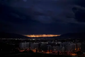 Llega a Navarra un fenómeno meteorológico que convertirá la luz en oscuridad en pocos minutos