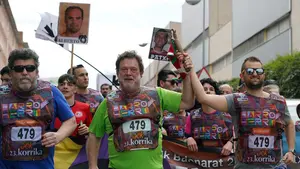 Las excusas de Asirón para no condenar los homenajes a etarras en la Korrika en Pamplona