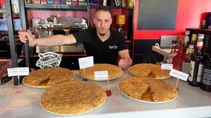 El bar de Pamplona con más de 30 tortillas de patata diferentes: "No damos abasto"