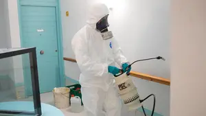 Complicaciones en Pamplona para limpiar el piso lleno de gusanos donde llevaba semanas un hombre muerto