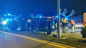 Una mujer de 62 a&ntilde;os queda atrapada dentro de su coche tras un accidente en Zizur Mayor