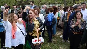 GALERÍA | El pueblo gitano celebra en Pamplona su día grande con la Ceremonia del Río en el Arga