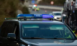 Una mujer discute en fiestas de Sarriguren y ataca a un hombre con un cuchillo en plena calle