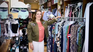 La mercería como las de toda la vida de un barrio de Pamplona: "Es muy bonito"