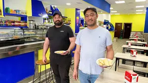 El nuevo bar de Pamplona que rompe los precios: cañas, cafés y hamburguesas a solo 1 euro