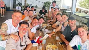 Jagoba Arrasate, de fiesta con varios exjugadores de Osasuna muy lejos de Pamplona