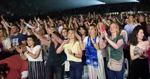 El espectacular concierto de David Bisbal en Pamplona: nadie paró de bailar en el Navarra Arena