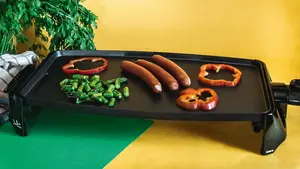 La plancha de asar más vendida en Amazon tiene sello navarro y una gran potencia