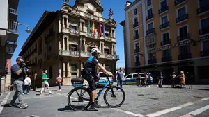 En bicicleta para patrullar Pamplona: las fotos de la nueva brigada de la Policía Municipal