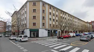 Salvaje asesinato a cuchilladas en un bloque de viviendas de un barrio de Pamplona