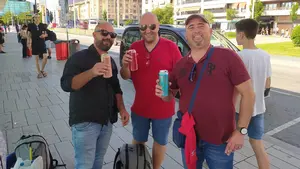 Los primeros en llegar a San Fermín: de Malta y Madrid hasta Pamplona con ganas de fiesta