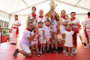 San Fermín abraza a los niños en una multitudinaria ofrenda infantil: las fotos más tiernas