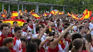 Pamplona ruge con el himno de España de la final de la Eurocopa en pleno San Fermín