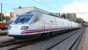 Paran un tren en Navarra para bajar a un hombre que estaba molestando al resto de los viajeros