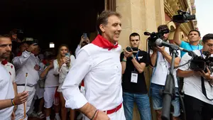 Pablo Hermoso disfruta como un niño en el cohete: las fotos del inicio de las fiestas de Estella