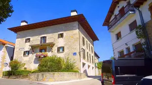 Critican el "aspecto desolador" de los jardines de un pueblo de Navarra gobernado por EH Bildu