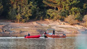 Buscan a un joven de Tudela desaparecido tras lanzarse desde un hidropedal en un embalse