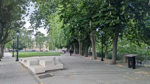 Asirón destina un codiciado solar de Pamplona a la pelota vasca y gasta miles de euros en un concurso