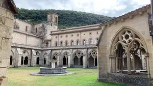 El escondido monasterio de Navarra que te enseña hasta sus antiguas celdas de castigo