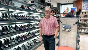 Juan Andrés, el 'Rey' del calzado en Navarra con cuatro tiendas en la misma localidad