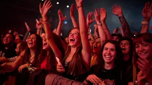 Estopa desata la locura en el Navarra Arena: las imágenes de un inolvidable concierto