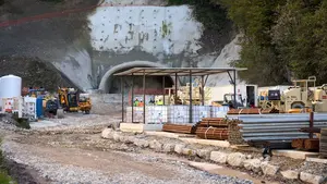 La Delegación del Gobierno en Navarra se interesó por la marcha de los túneles de Belate