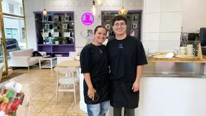 La conocida cafetería de Pamplona que moderniza su local y arrasa con las tostadas más jugosas