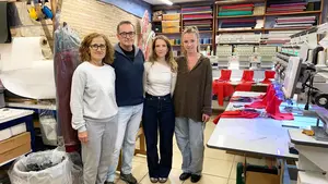 La única tienda taller de trajes tradicionales a medida de Pamplona busca un nuevo impulso