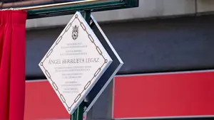 Asirón se abstiene de censurar la "vandalización permanente" de las placas de homenaje a víctimas de ETA