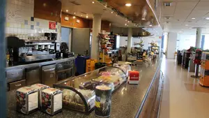 Una piscina de Pamplona saca a concurso la gestión de su bar y cafetería para los próximos dos años