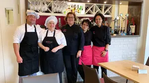 El coqueto restaurante de Pamplona que destaca por su comida casera: manitas de cerdo y callos