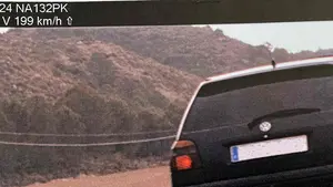 Dos 'fitipaldis' se pican en una carretera en Navarra y acaban 'como el rosario de la aurora'