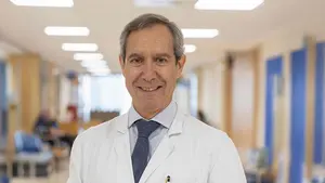 El médico de la Clínica Universidad de Navarra reconocido como el especialista más reputado de España