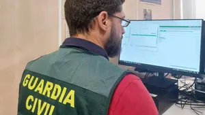 Una ecuatoriana le 'limpia' 8.000 euros de la cuenta a un navarro mediante una estafa telefónica