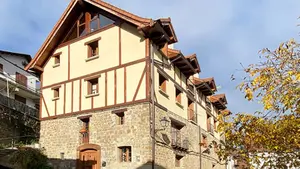 La familia que ofrece apartamentos rurales en uno de los pueblos más bonitos de Navarra