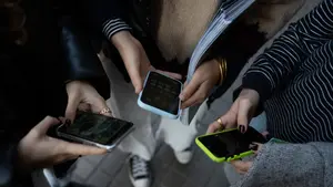 Polic&iacute;a Nacional alerta a las familias navarras sobre las cuentas 'curis' y los riesgos de humillar a trav&eacute;s del anonimato