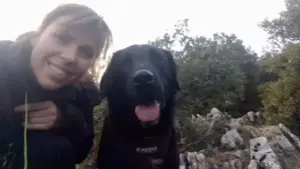 La emocionada despedida a 'Senda', un perro que sus dueños han buscado durante casi 4 meses