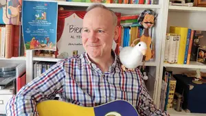 El escritor navarro Hervé Alústiza presenta su nuevo libro navideño, el regalo perfecto para estas fiestas