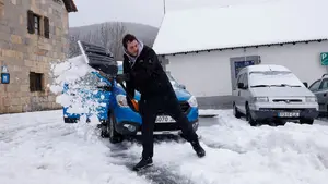 Navarra se cubre de blanco con la llegada de la nieve y la gente se divierte: las imágenes