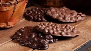 La pastelería de un pueblo de Navarra que ha cumplido 100 años y te conquista con su chocolate con avellanas