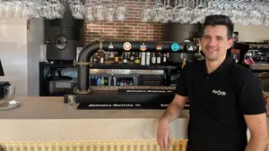 El nuevo bar cerca de Pamplona que arrasa en su zona con sus patatas con mucho queso