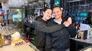 Madre e hija se lanzan a la aventura de coger un bar en Pamplona: "Ha sido todo un acierto"