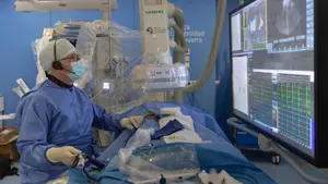 Dos pacientes de cáncer de la Clínica Universidad de Navarra cuentan cómo han salvado la vida con un ensayo